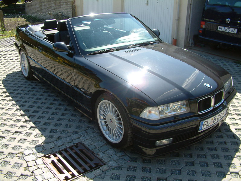 Bon, a chier les feux angel eyes à l'avant. mais la caisse est superbe.