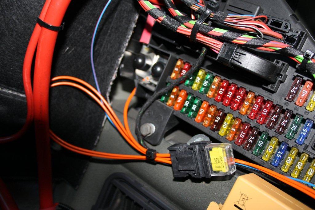 Final, vue de l'alimentation boitier fils orange.