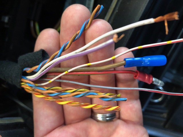 Photo du câblage de la voiture