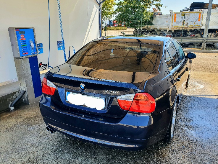 330i 3.jpg