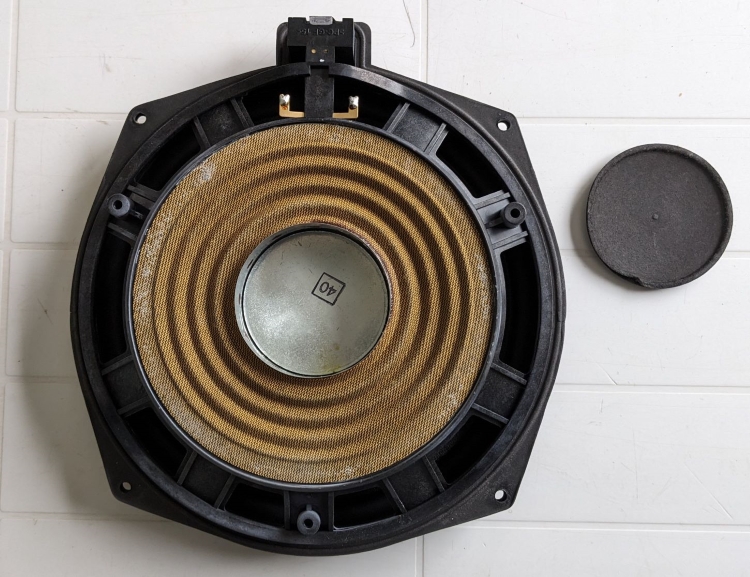 Subwoofer dessous.jpg