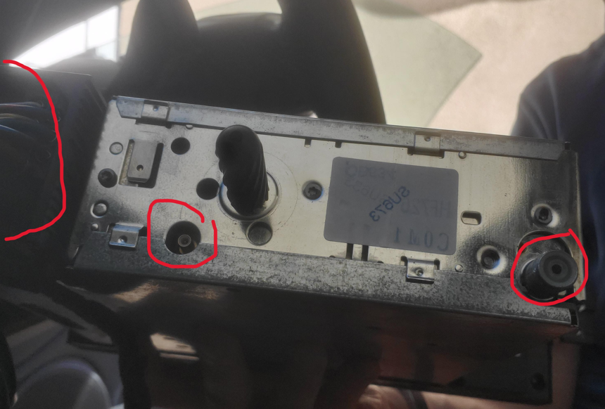 autoradio d'origine (photo à l'envers)